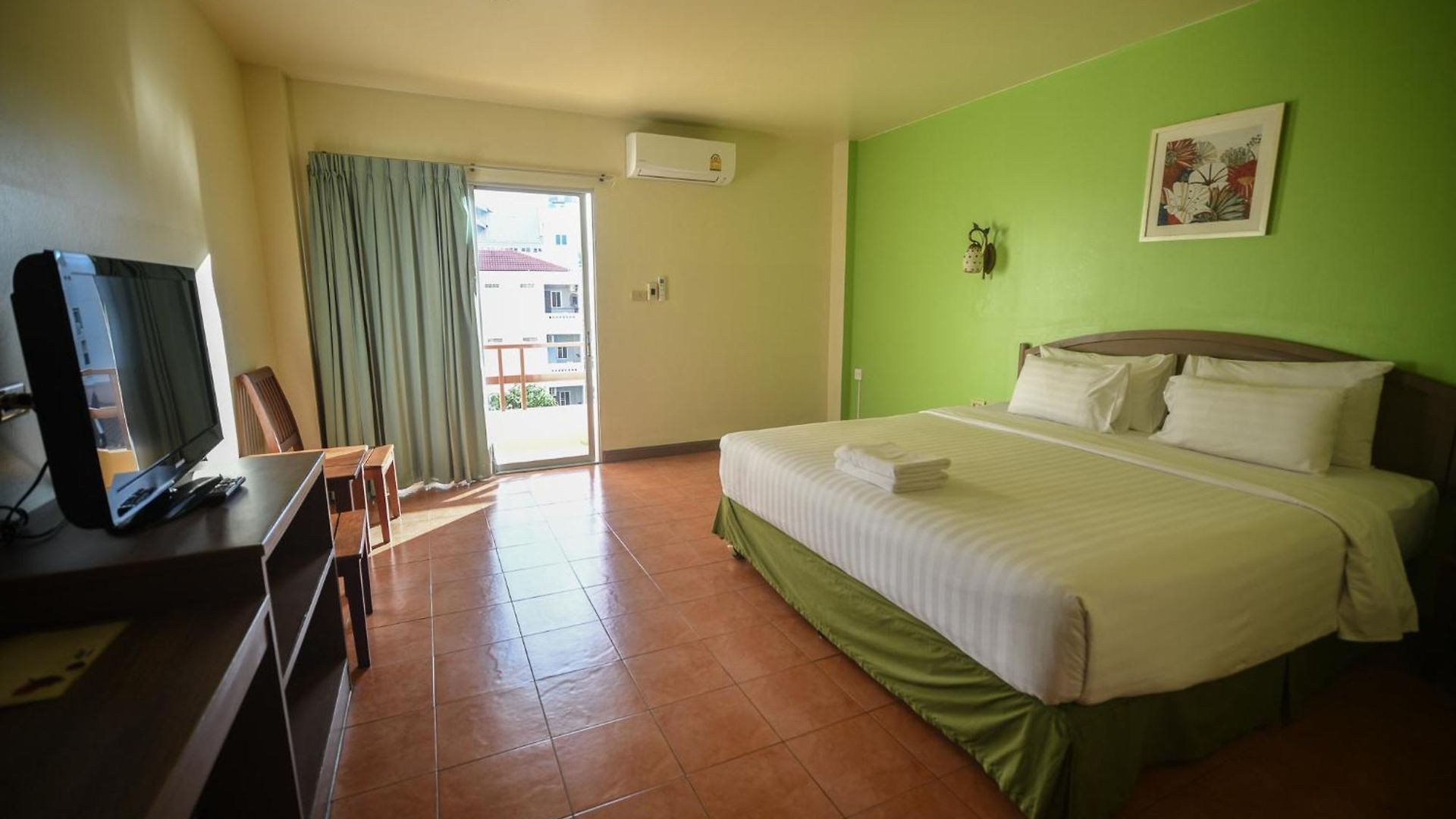 Opey De Place Hotel 3*