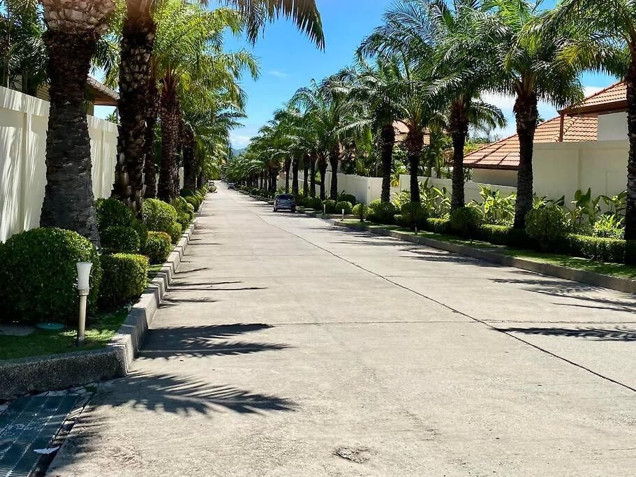 Mj22 Majestic Poolvillas 2 Bedrooms & Cozy วิลล่า