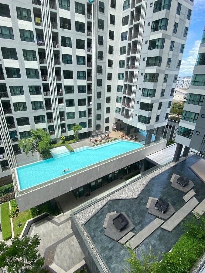 อพาร์ทเม้น The Base In Pattaya