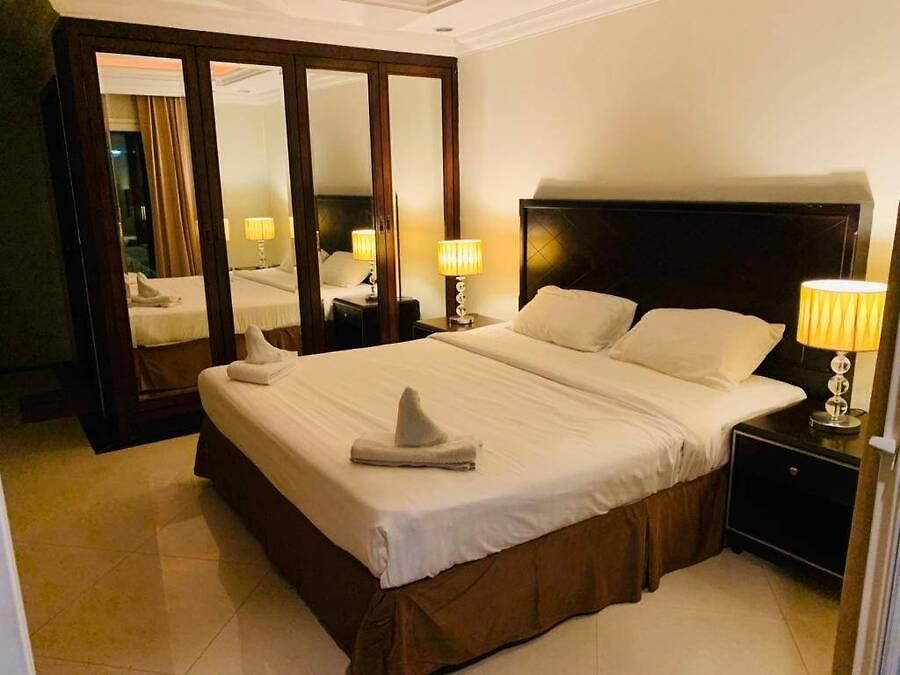 Ivory Palace โรงแรม 3*