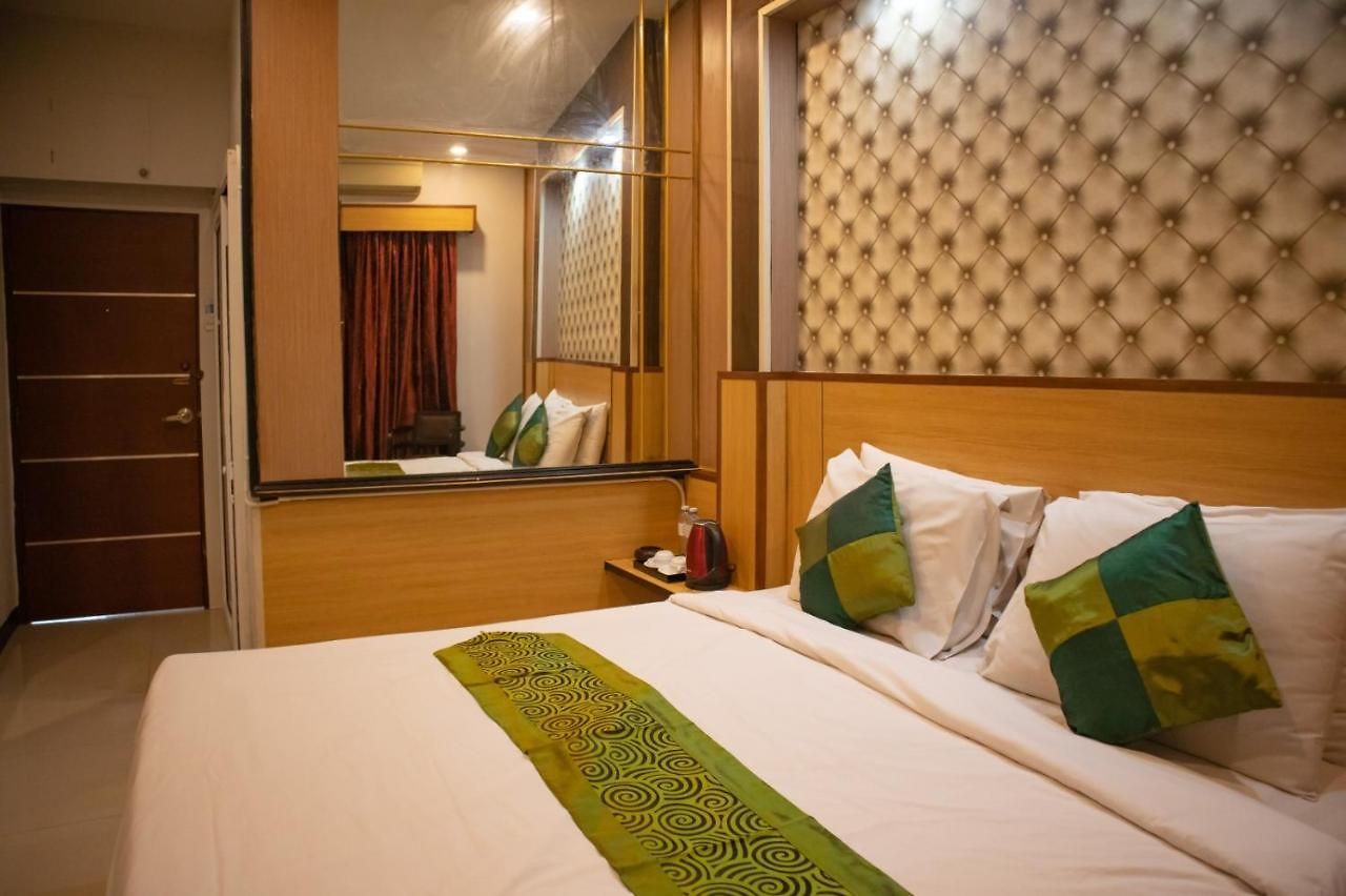 โรงแรม The Esse
