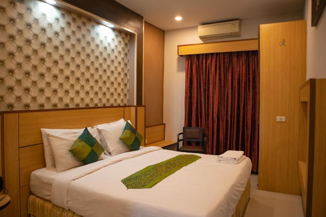 โรงแรม The Esse