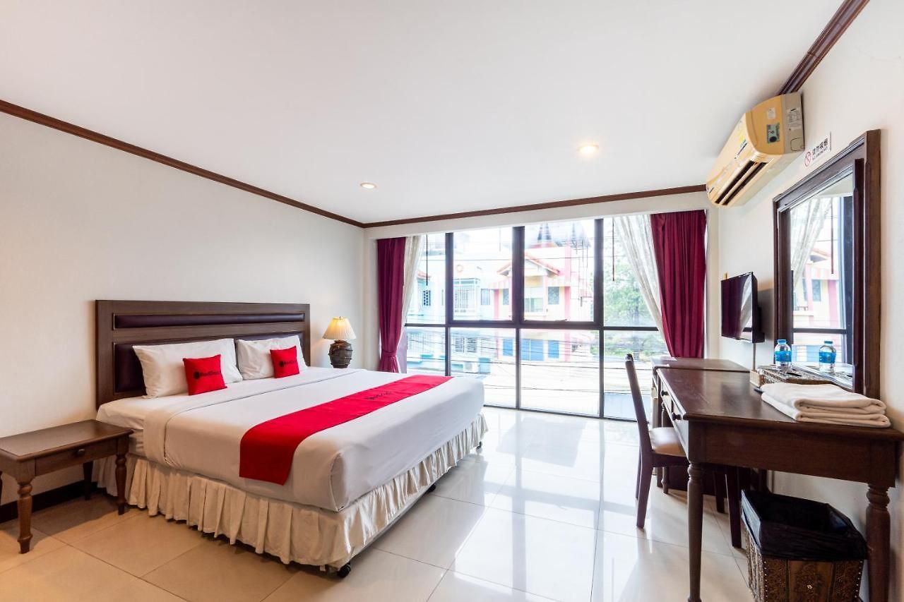 Reddoorz The Modern Place @ Hotel