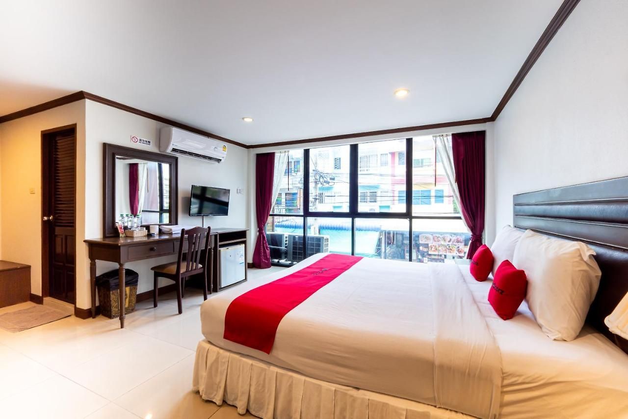 Reddoorz The Modern Place @