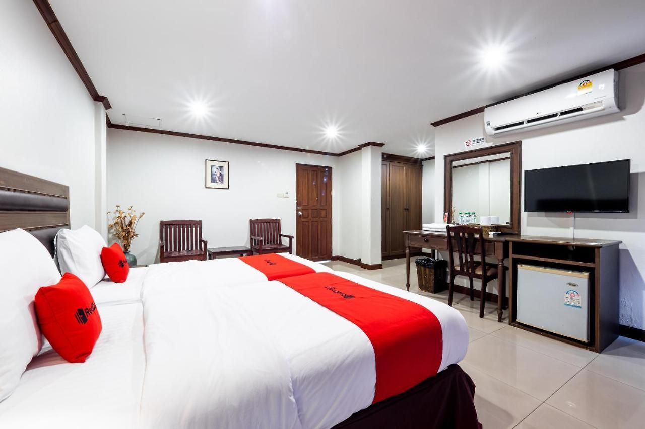 Reddoorz The Modern Place @ Hotel 3*