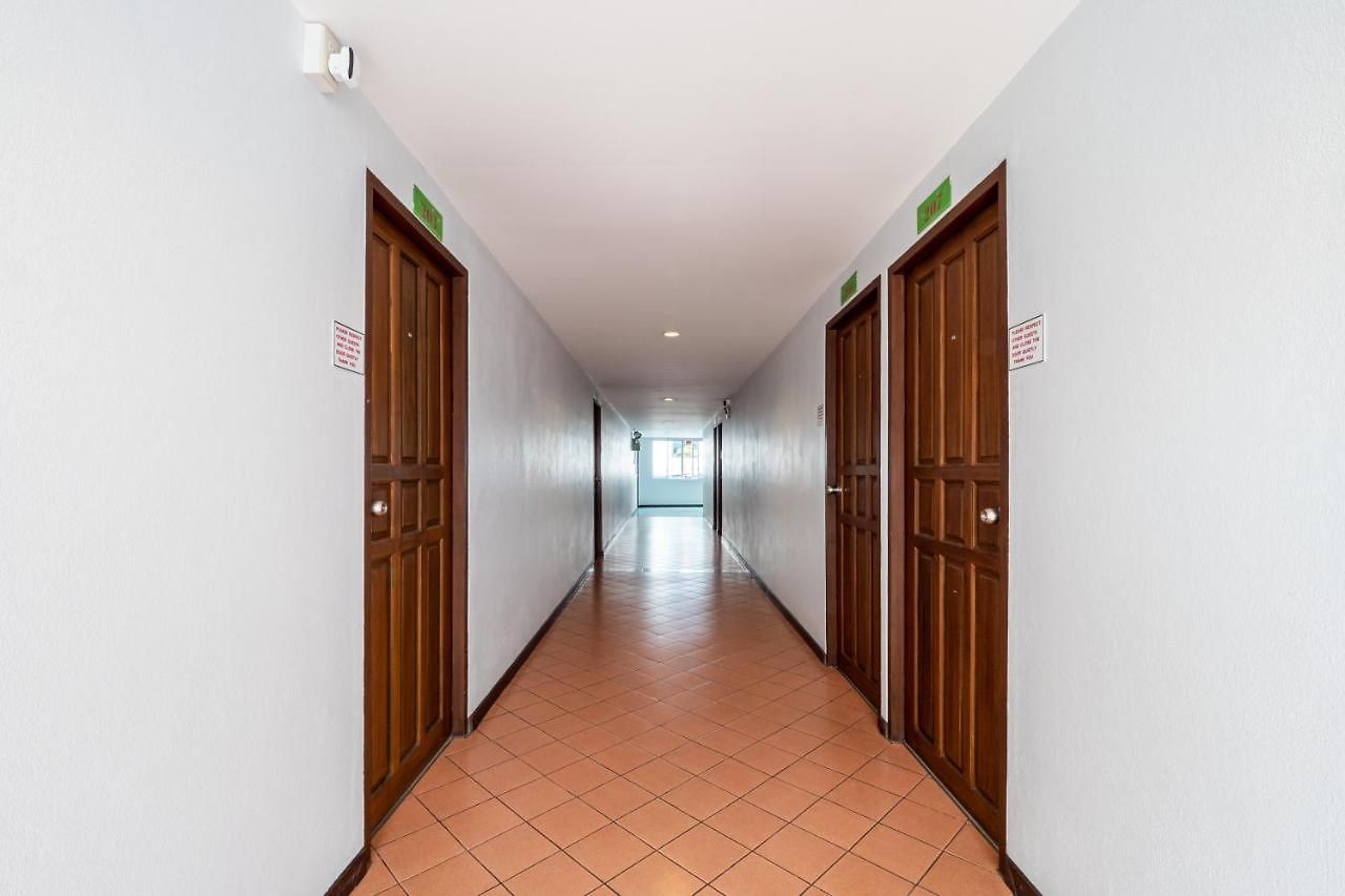 Hotel Reddoorz The Modern Place @ Pattaya