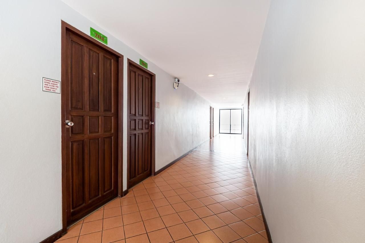 Reddoorz The Modern Place @