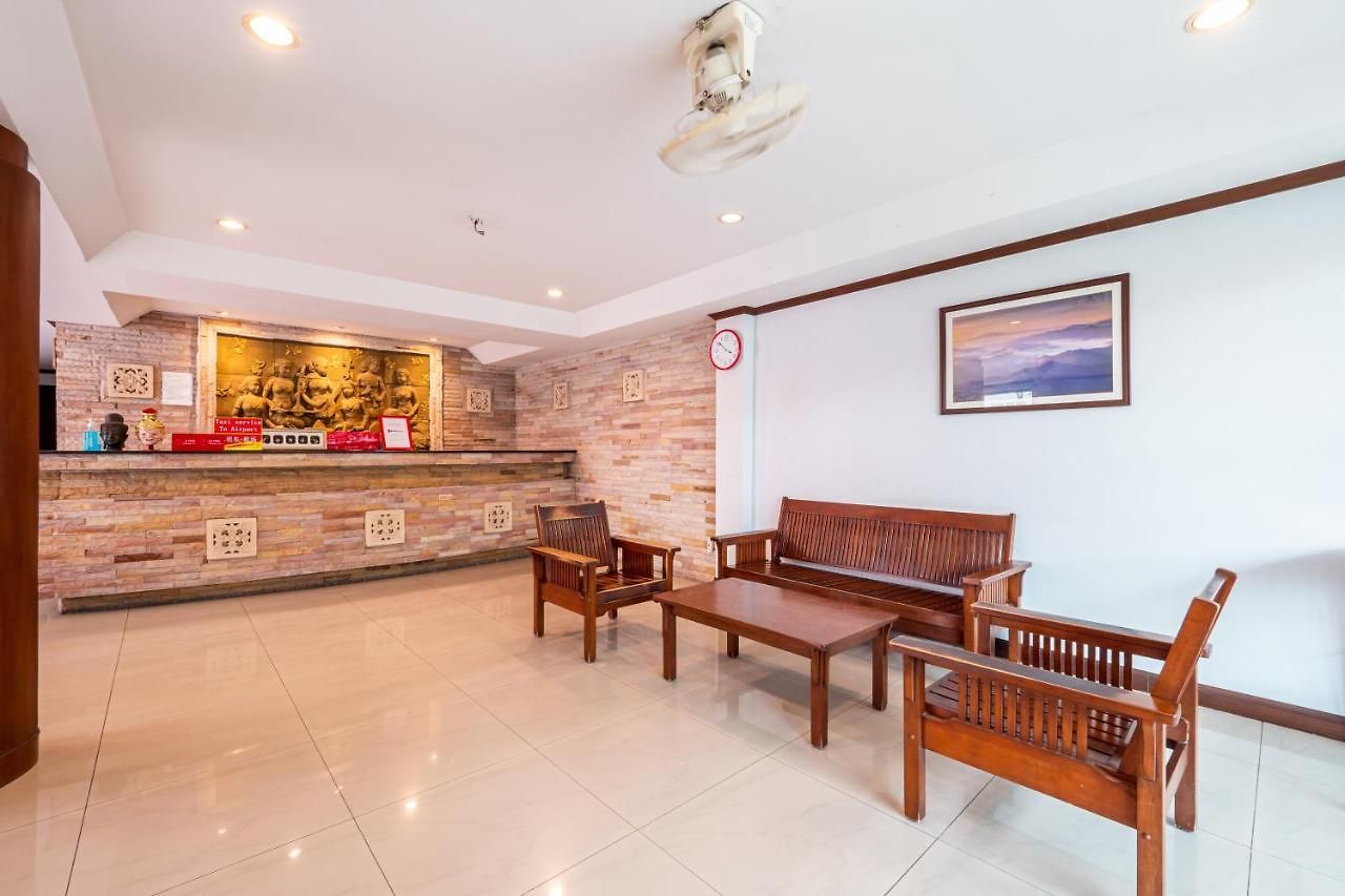 Hotel Reddoorz The Modern Place @