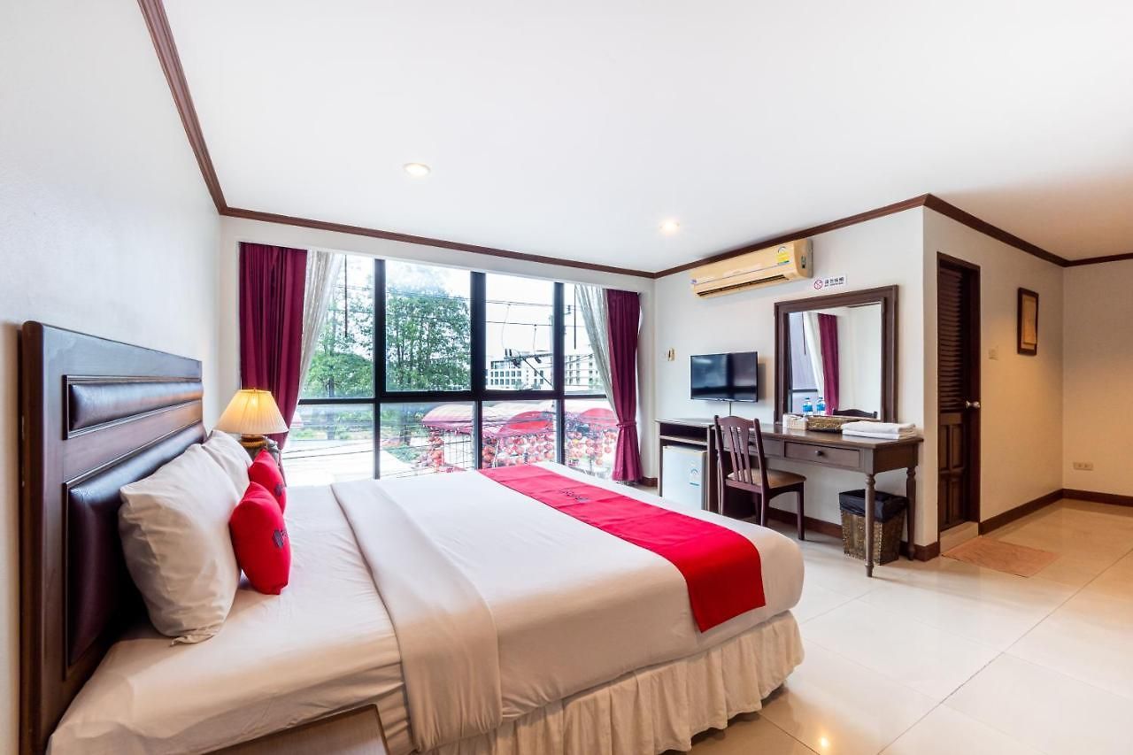Hotel Reddoorz The Modern Place @