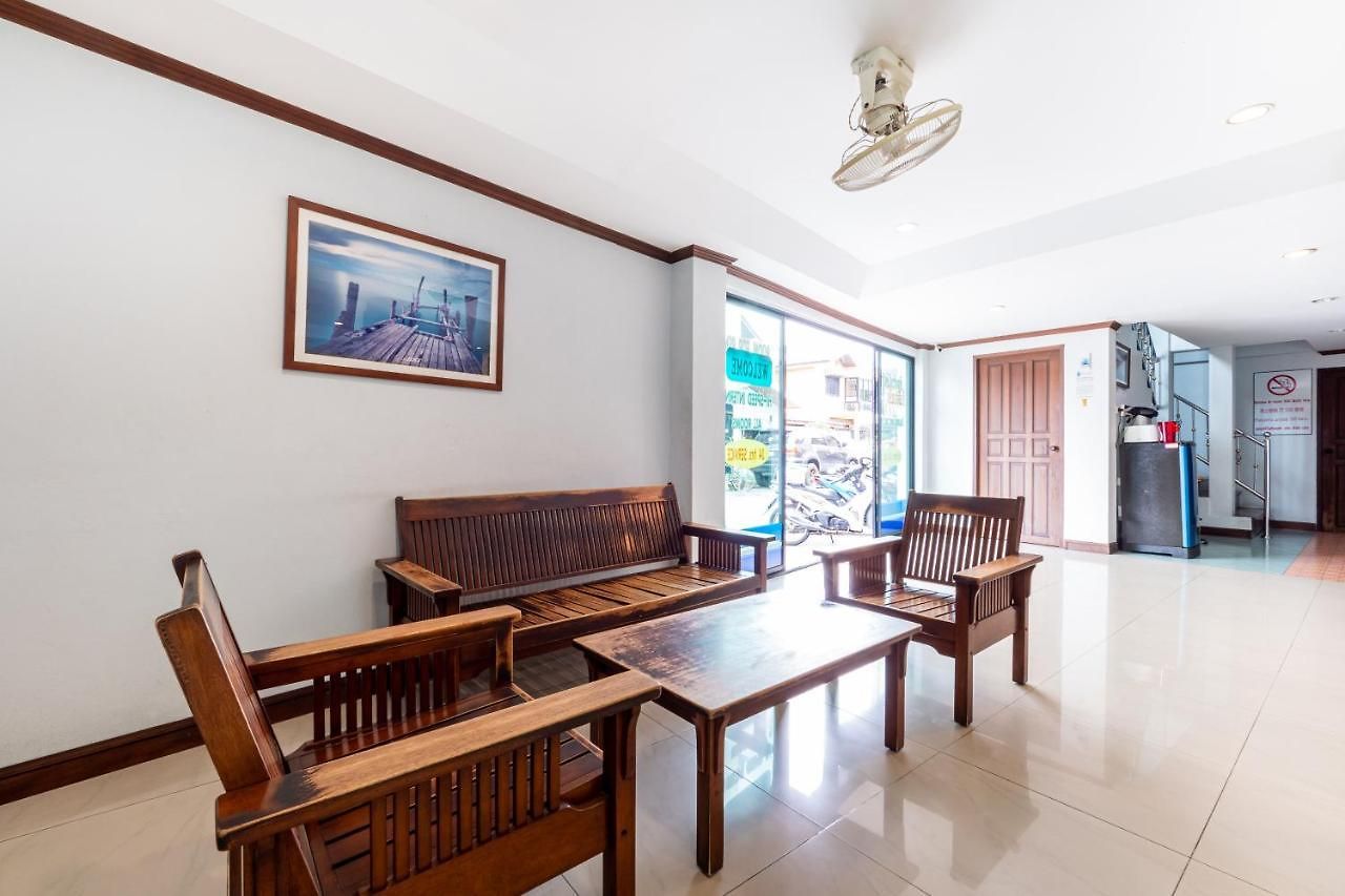 Hotel Reddoorz The Modern Place @