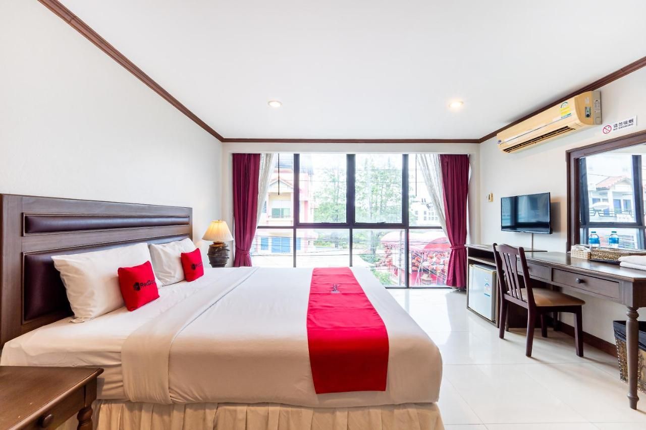 Reddoorz The Modern Place @ Hotel