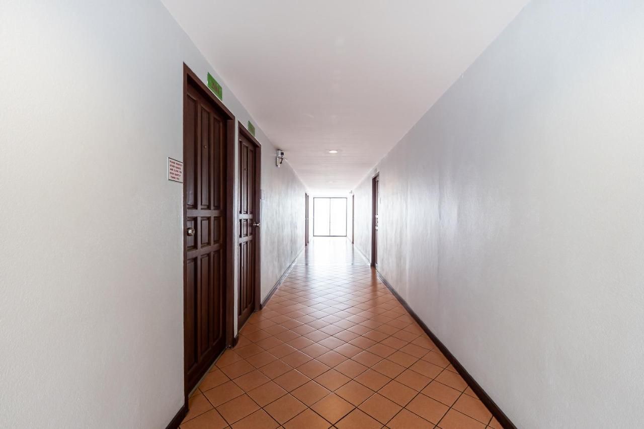 Reddoorz The Modern Place @ Hotel 3*