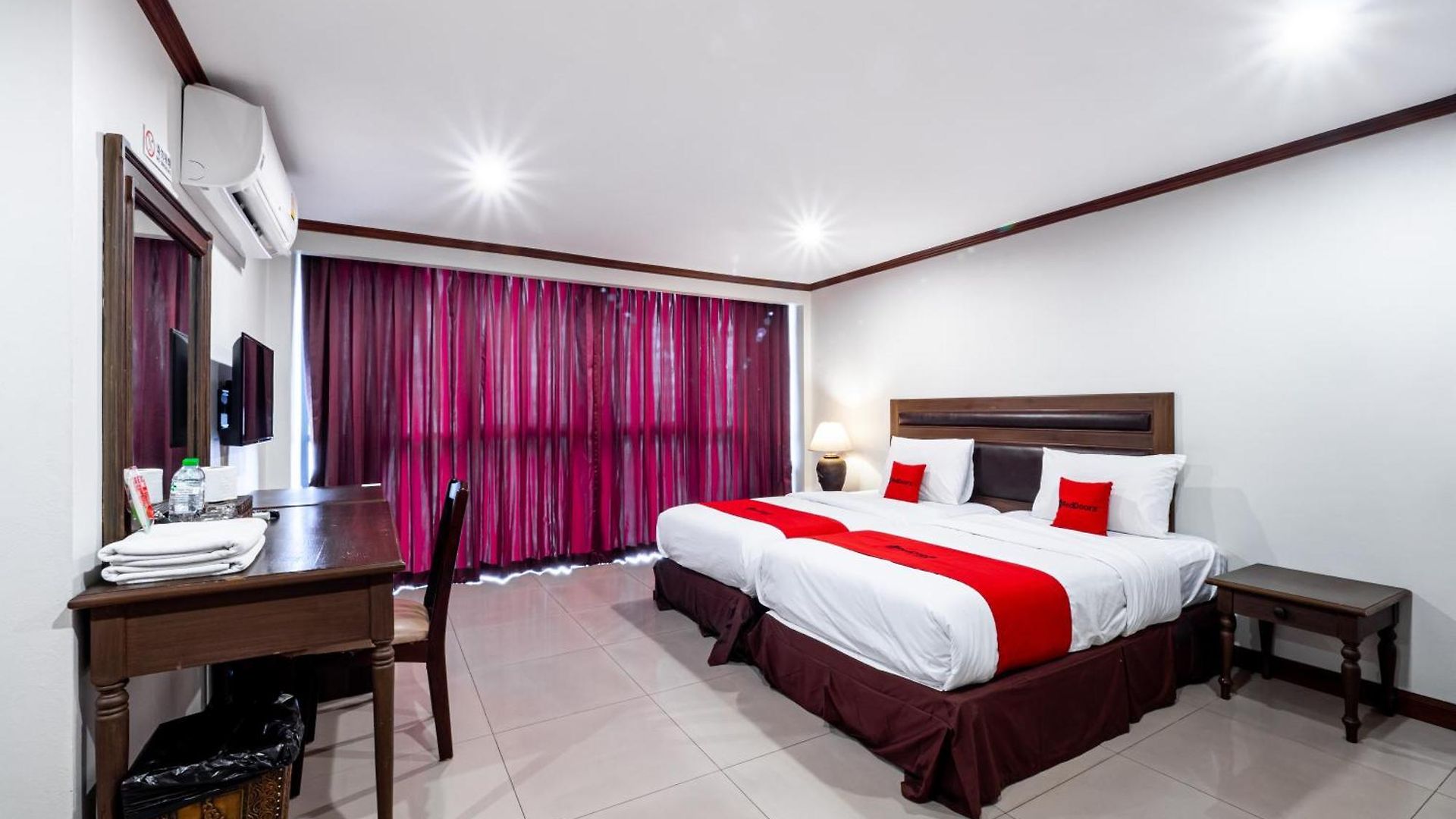 Reddoorz The Modern Place @ Hotel Pattaya
