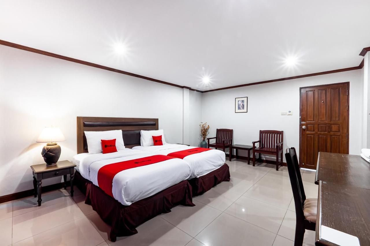 Hotel Reddoorz The Modern Place @ Pattaya