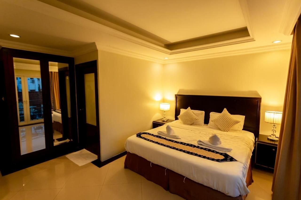 โรงแรม Ivory Palace