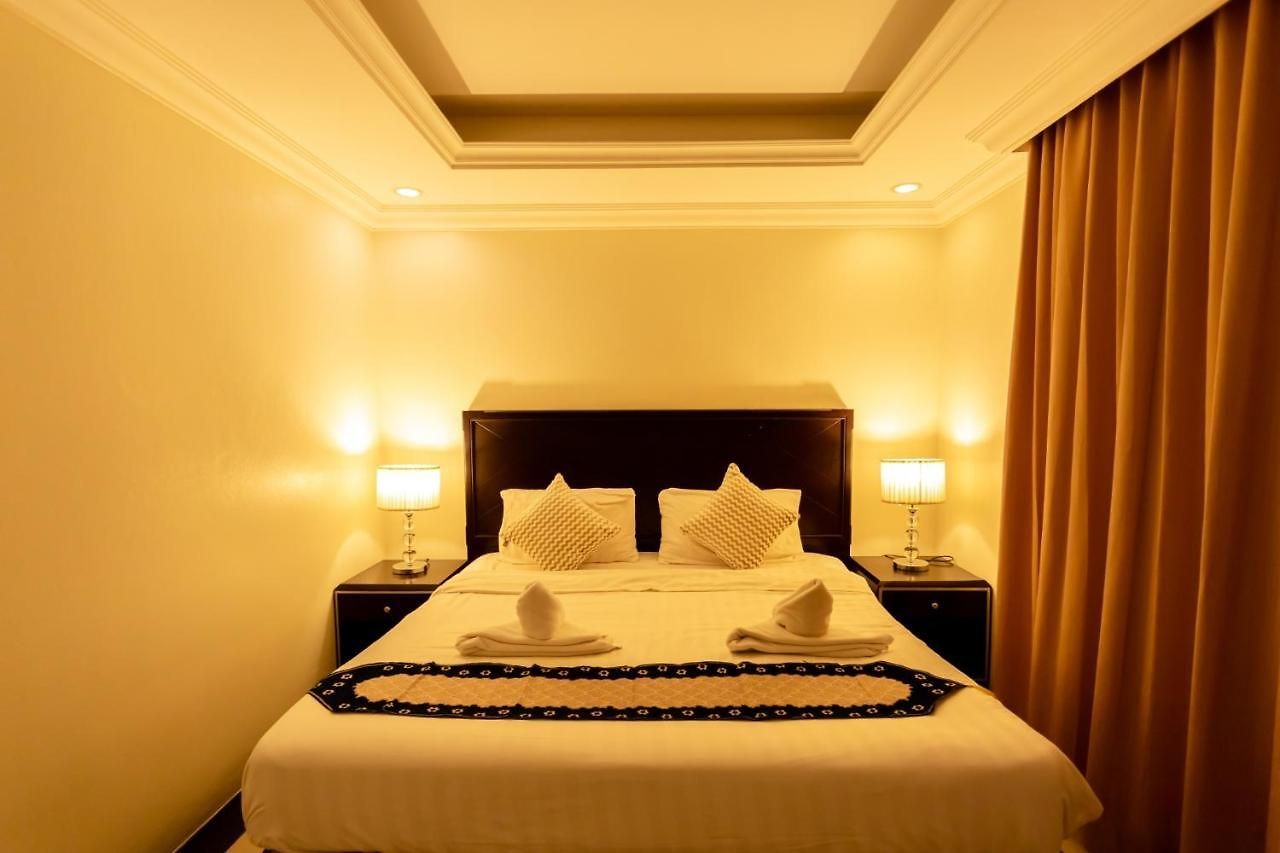Ivory Palace โรงแรม 3*