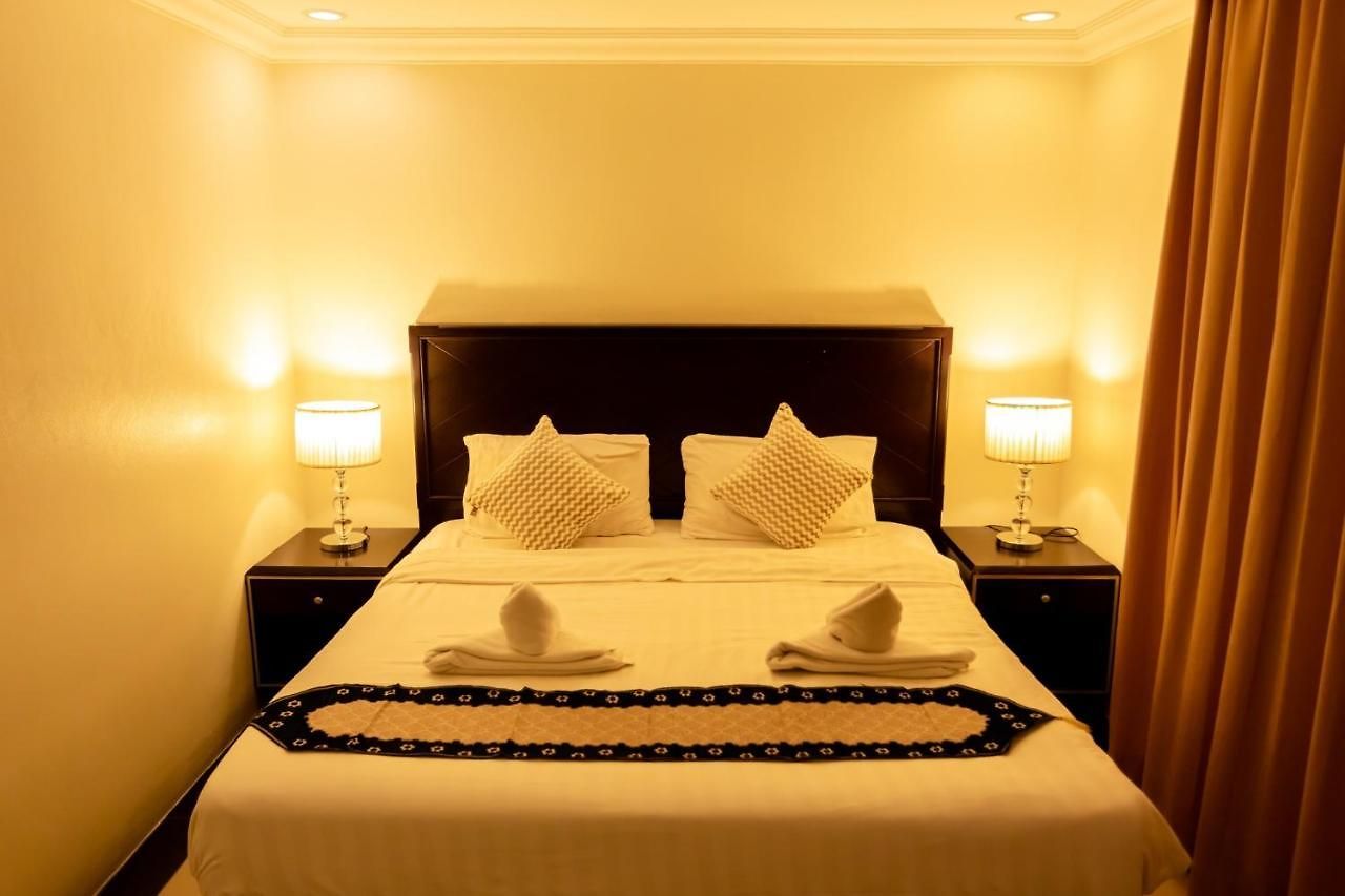 โรงแรม Ivory Palace 3*