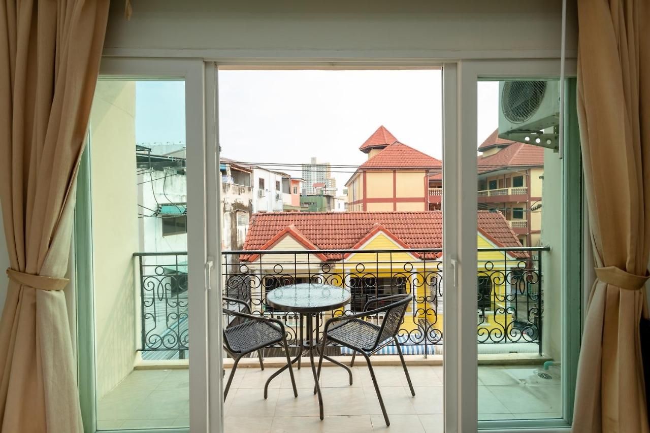 โรงแรม Ivory Palace