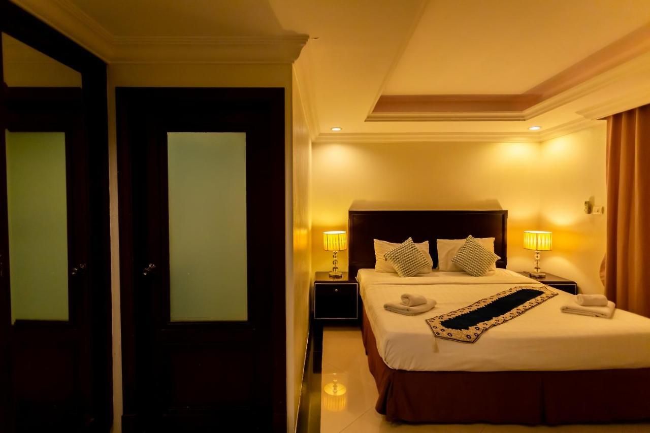Ivory Palace โรงแรม