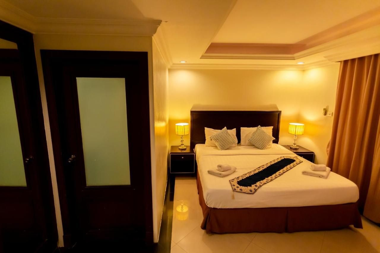 โรงแรม Ivory Palace 3*