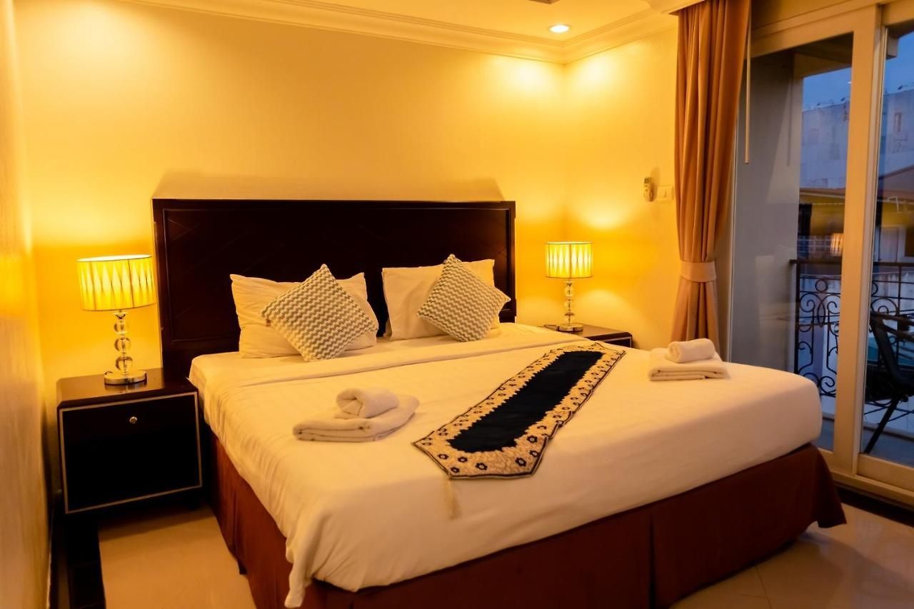 Ivory Palace โรงแรม 3*