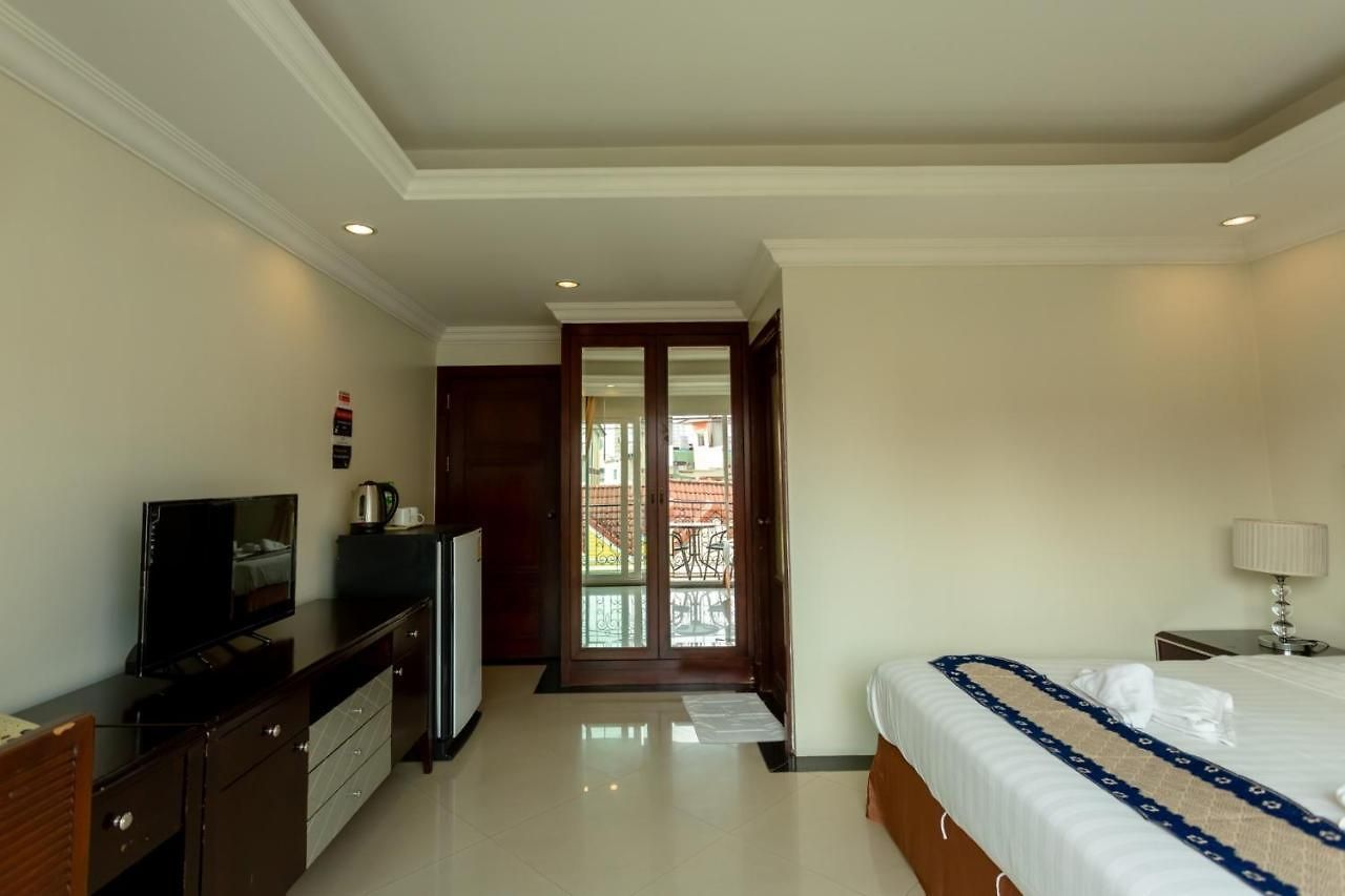 Ivory Palace 3*