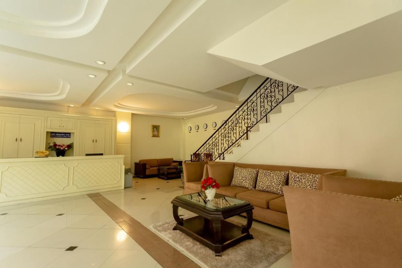 โรงแรม Ivory Palace