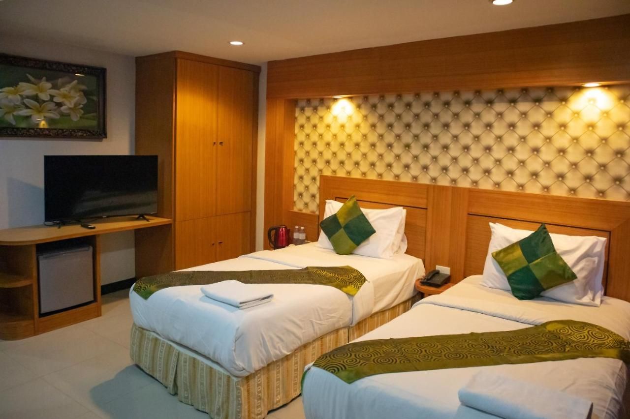 โรงแรม The Esse 3*