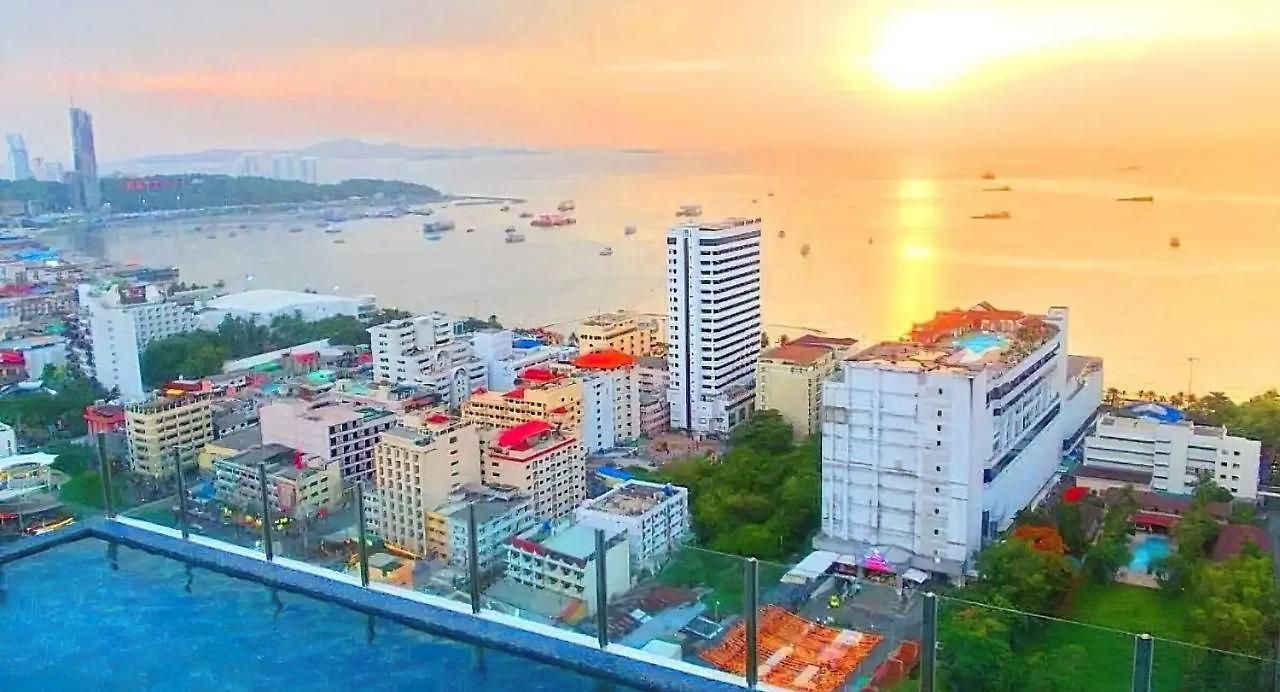 Apartment Great Location With Infinity Pool - *