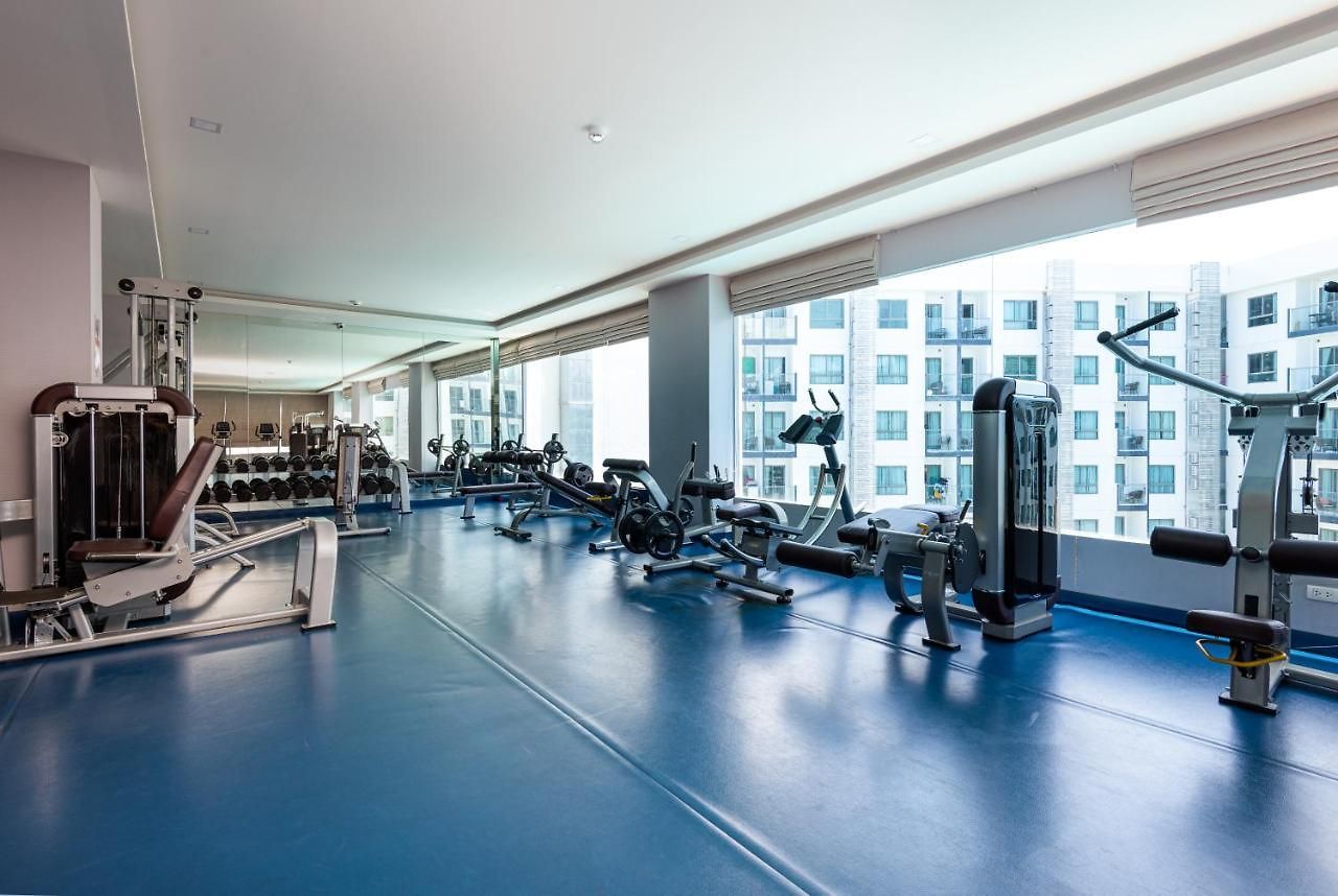 อพาร์ทเม้น Rare Xxxl Swimming Pools - 500mbps Blazing Fast Free Wifi - Floor Pool View Balcony - Gym - Sauna - Kids Playground - Supermarkets