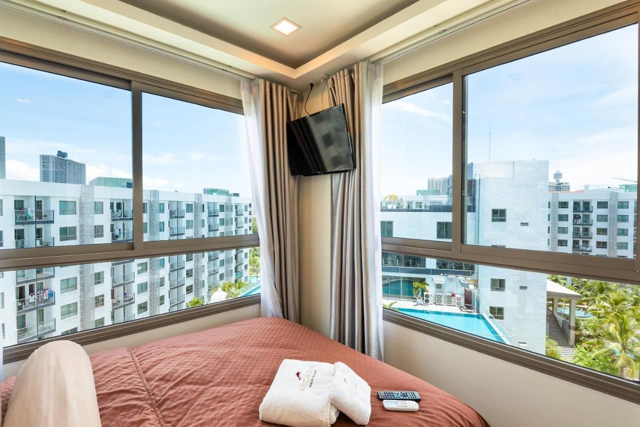 Rare Xxxl Swimming Pools - 500mbps Blazing Fast Free Wifi - Floor Pool View Balcony - Gym - Sauna - Kids Playground - Supermarkets