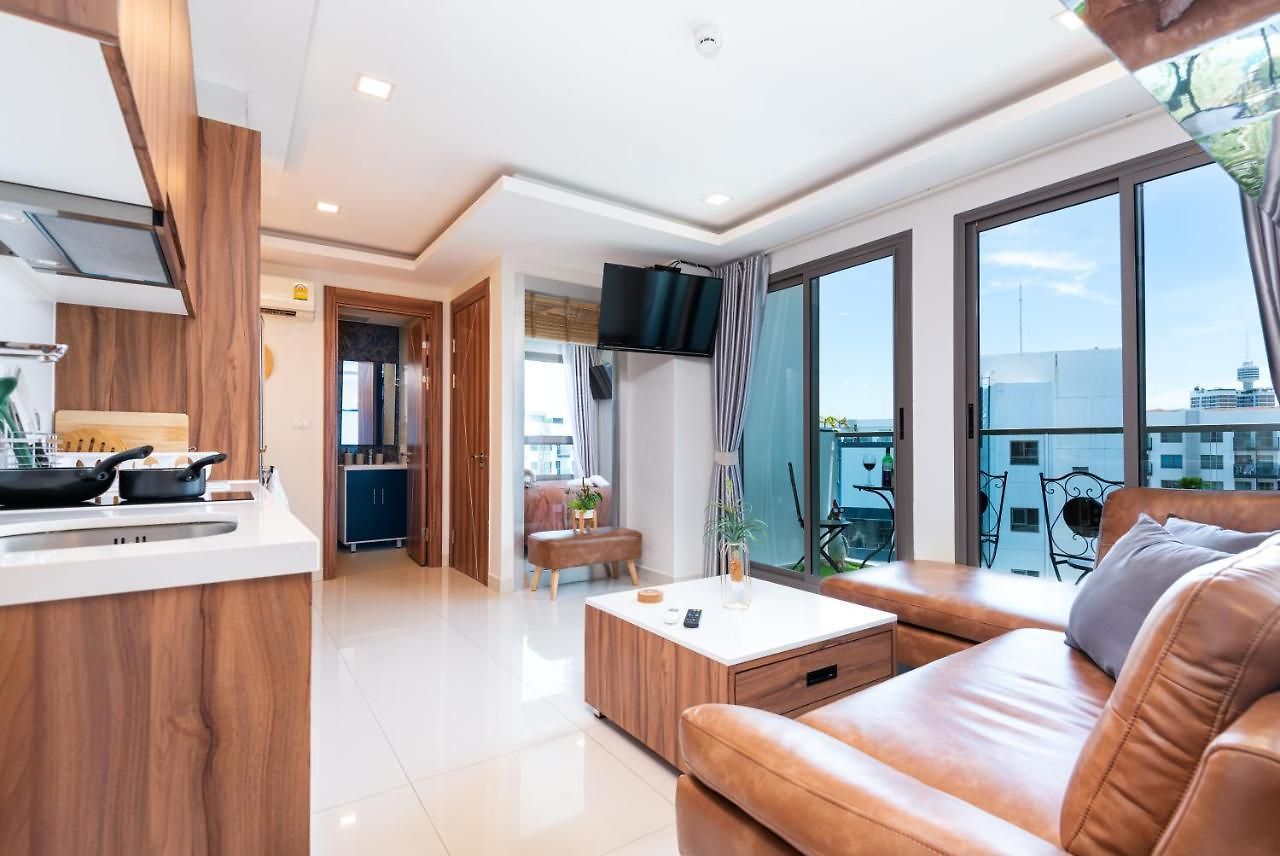 อพาร์ทเม้น Rare Xxxl Swimming Pools - 500mbps Blazing Fast Free Wifi - Floor Pool View Balcony - Gym - Sauna - Kids Playground - Supermarkets