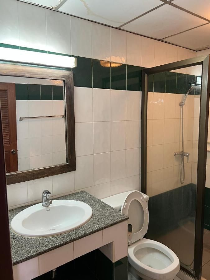 Lewiinski's 3* Pattaya