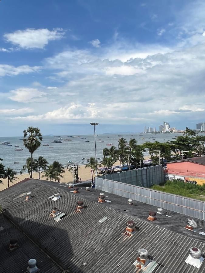 บ้านพัก Lewiinski's Pattaya