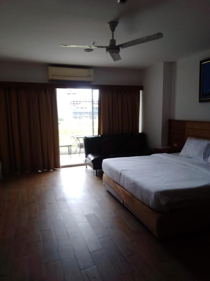 อพาร์ทเม้น วิวทะเล 6 สวีท อพาร์ตเม้นท์ Pattaya