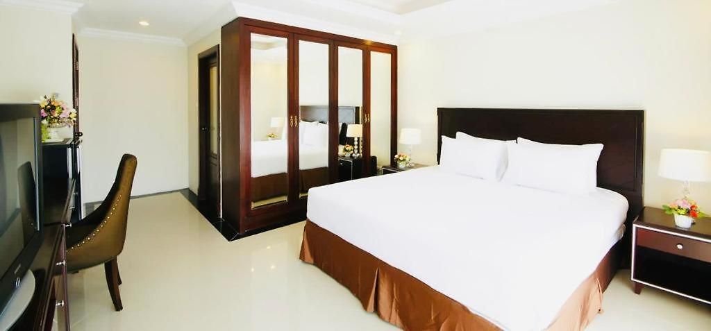 โรงแรม Ivory Palace