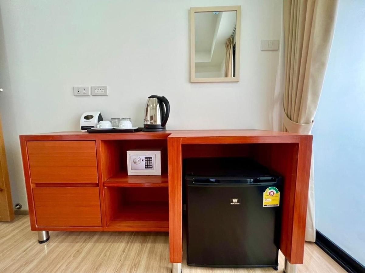 Hotel The 3*