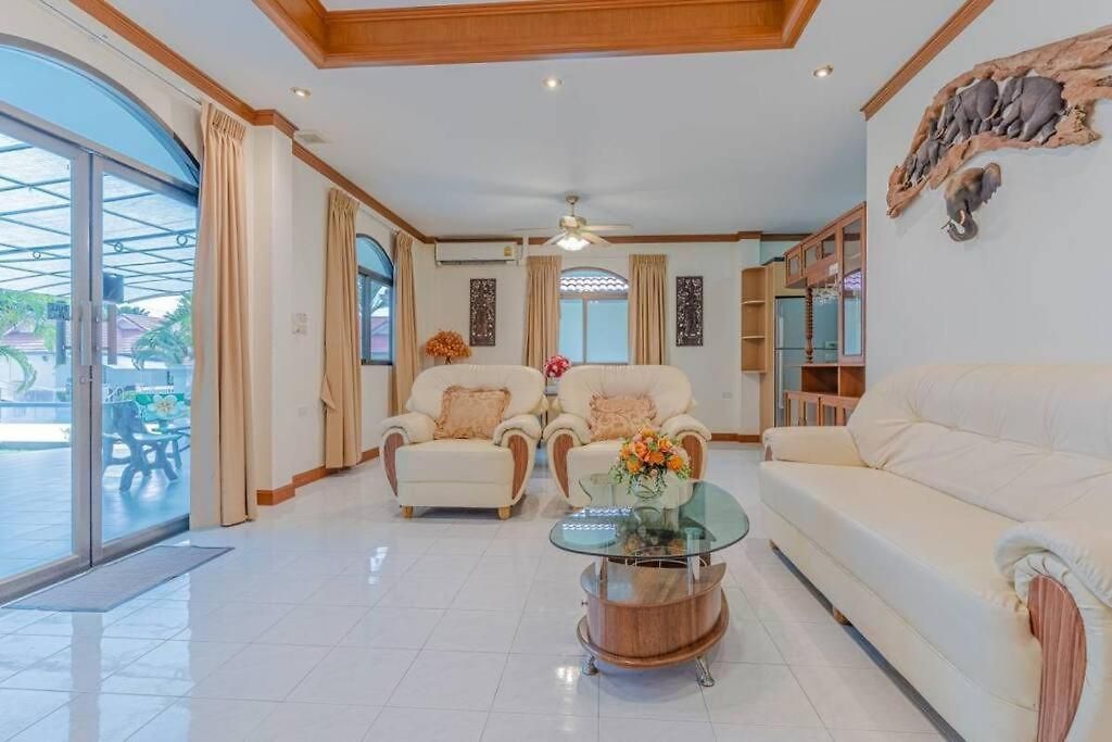 วิลล่า 3-2br Huge Pool, Bbq, 300m-beach, 8 Mins To Walking Street Pattaya