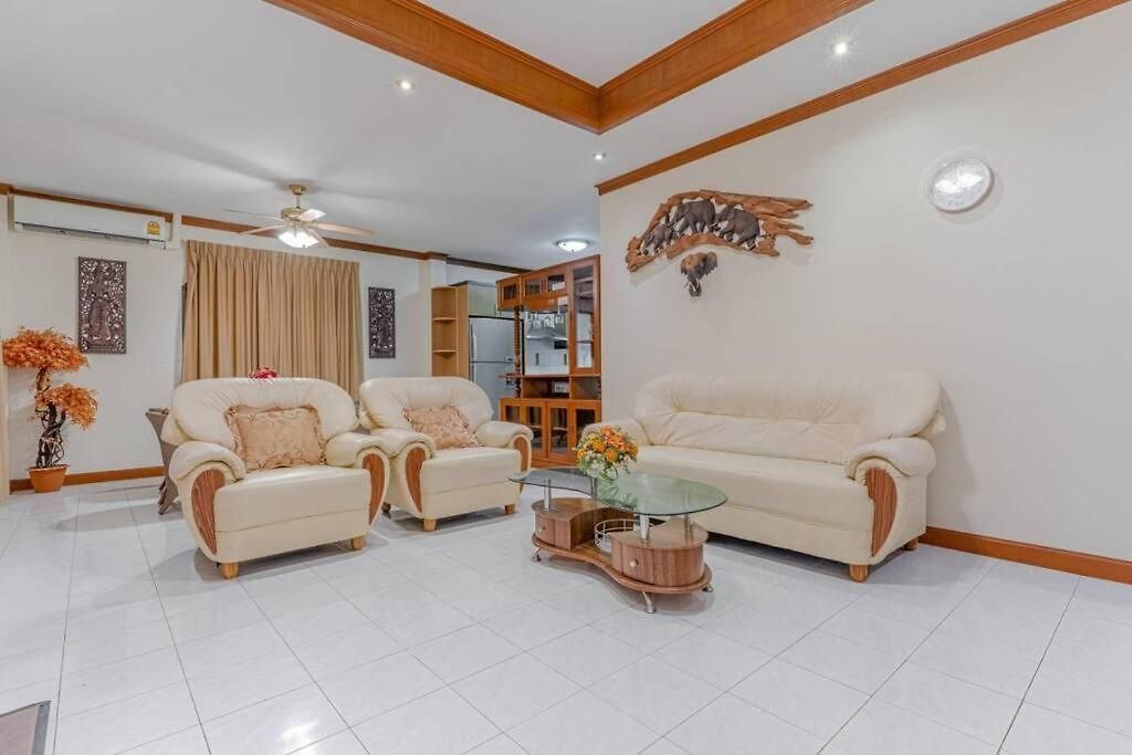 3-2br Huge Pool, Bbq, 300m-beach, 8 Mins To Walking Street วิลล่า