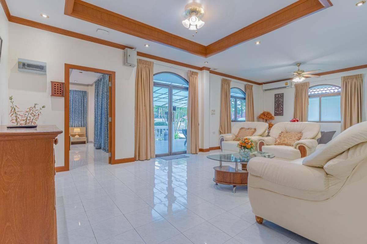 15br-30pax,300m-beach & 8mins Walking Street For Families & Group Retreat Villa Pattaya