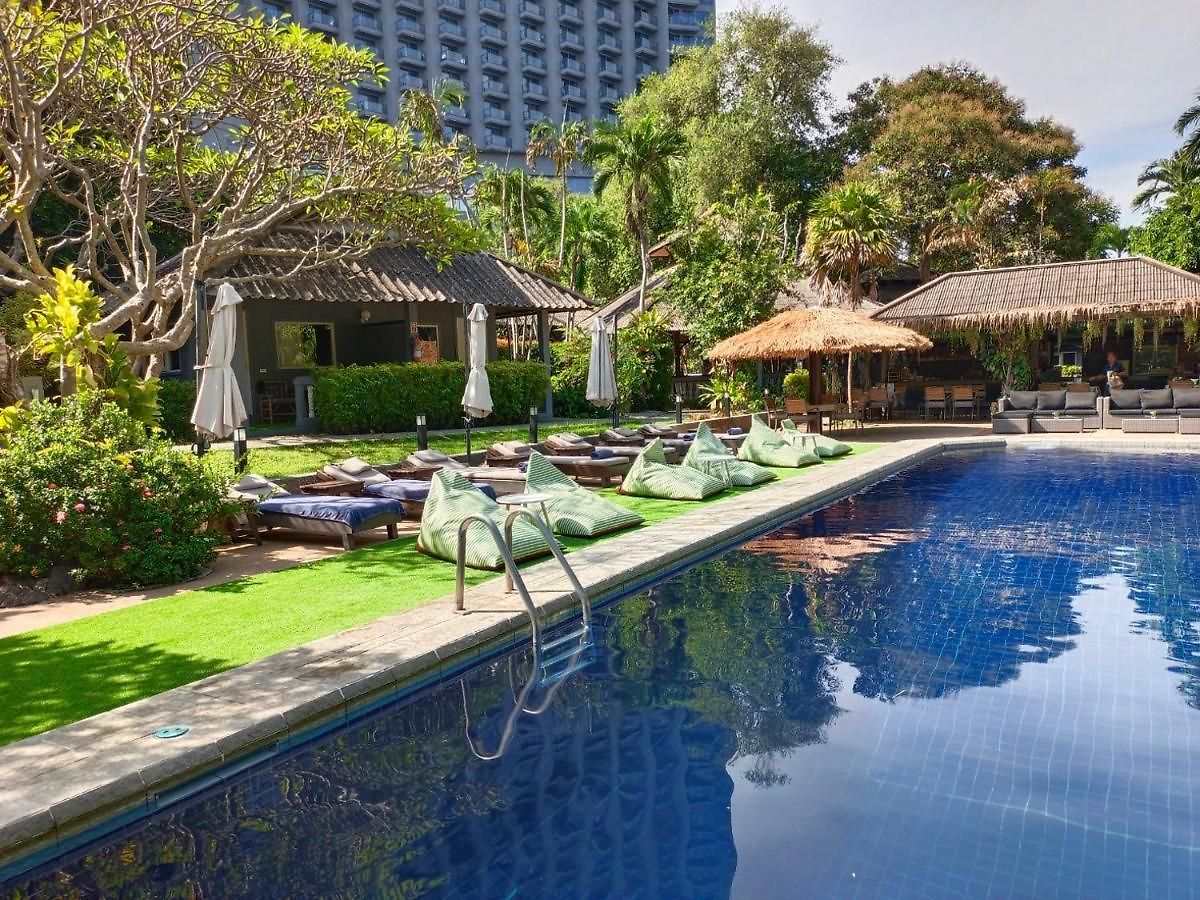 โรงแรม Let's Hyde & - Pool 4*