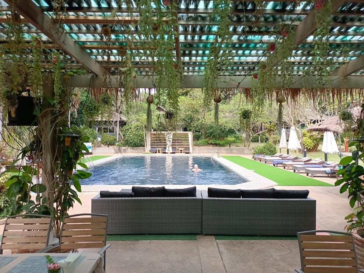 โรงแรม Let's Hyde & - Pool