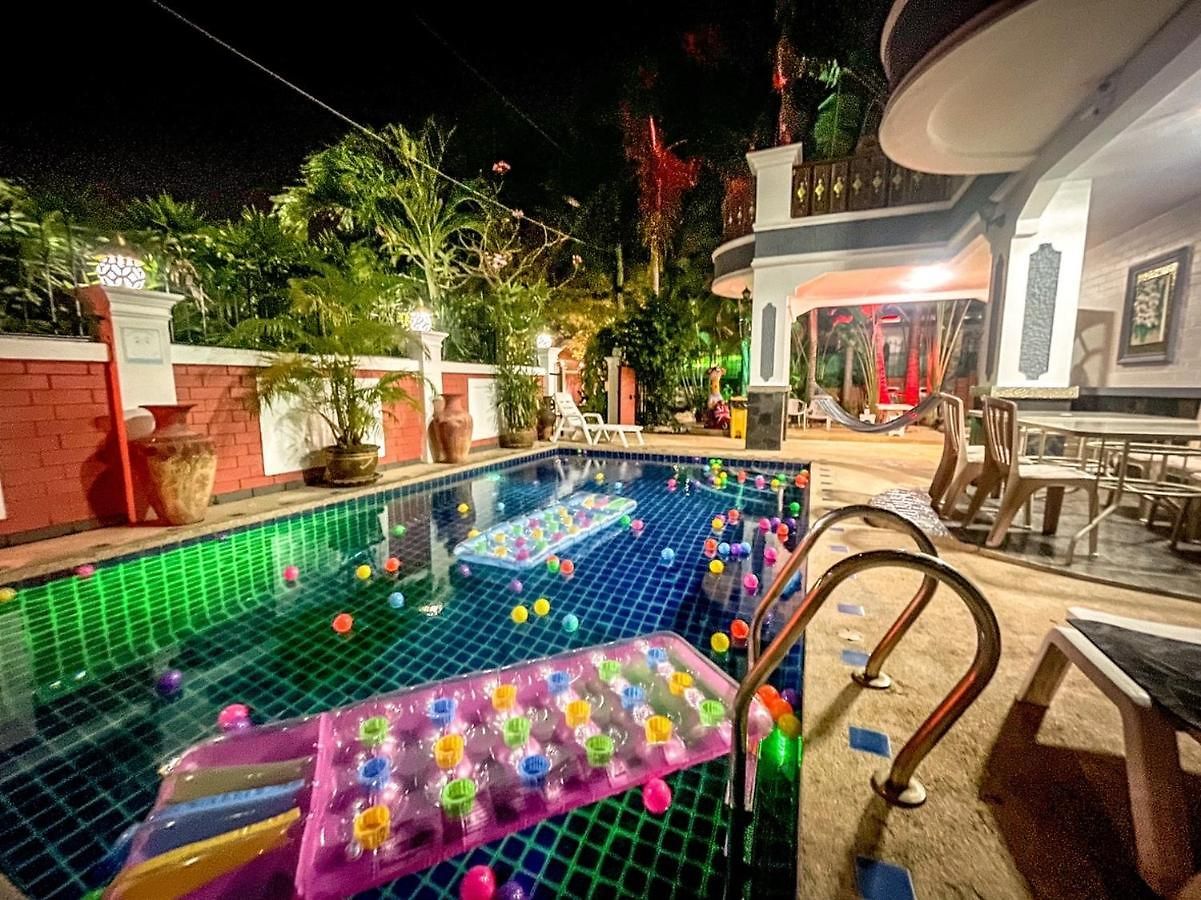 Madee - House Walking Street 6 Bedrooms วิลล่า