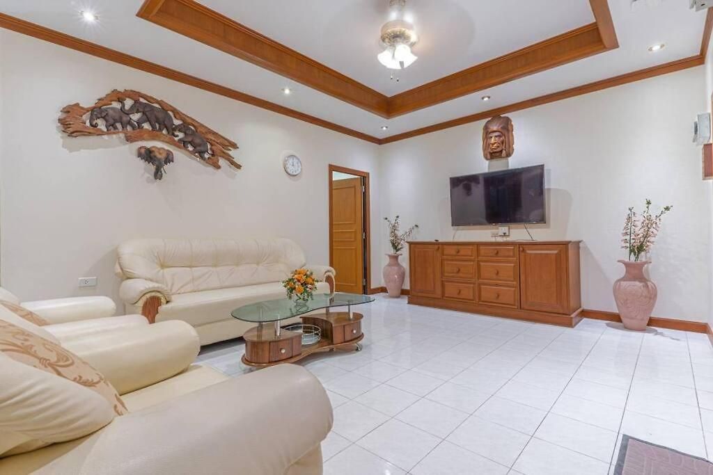 3-2br Huge Pool, Bbq, 300m-beach, 8 Mins To Walking Street วิลล่า Pattaya
