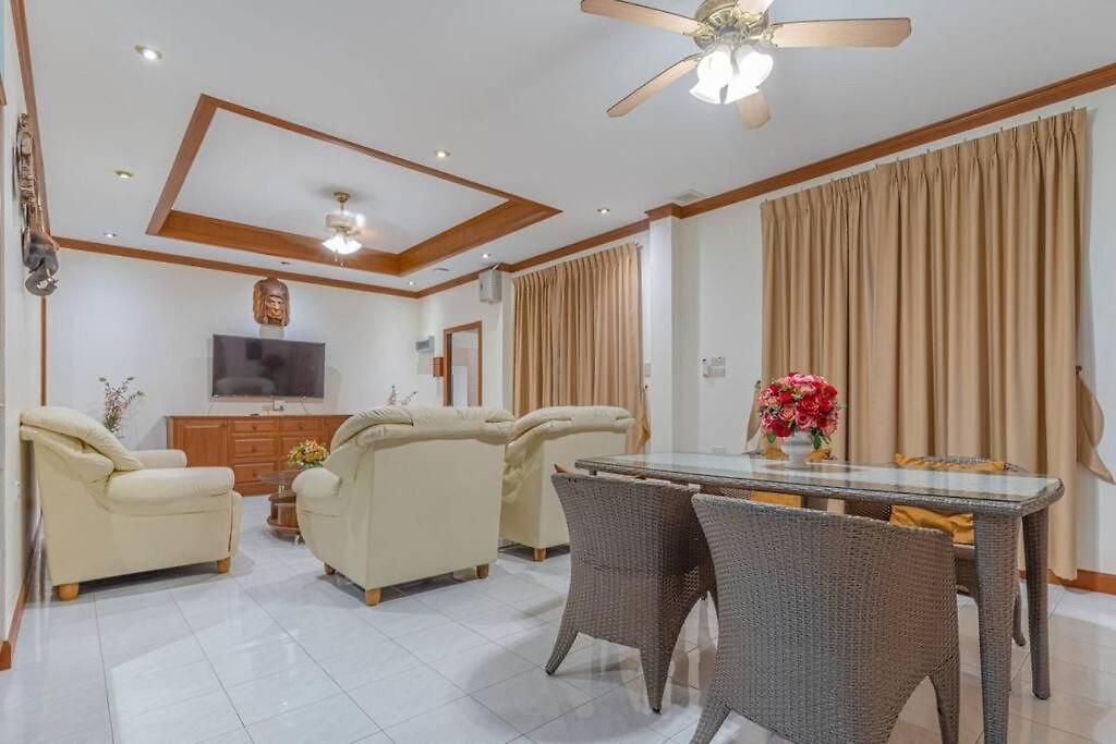 3-2br Huge Pool, Bbq, 300m-beach, 8 Mins To Walking Street * Pattaya