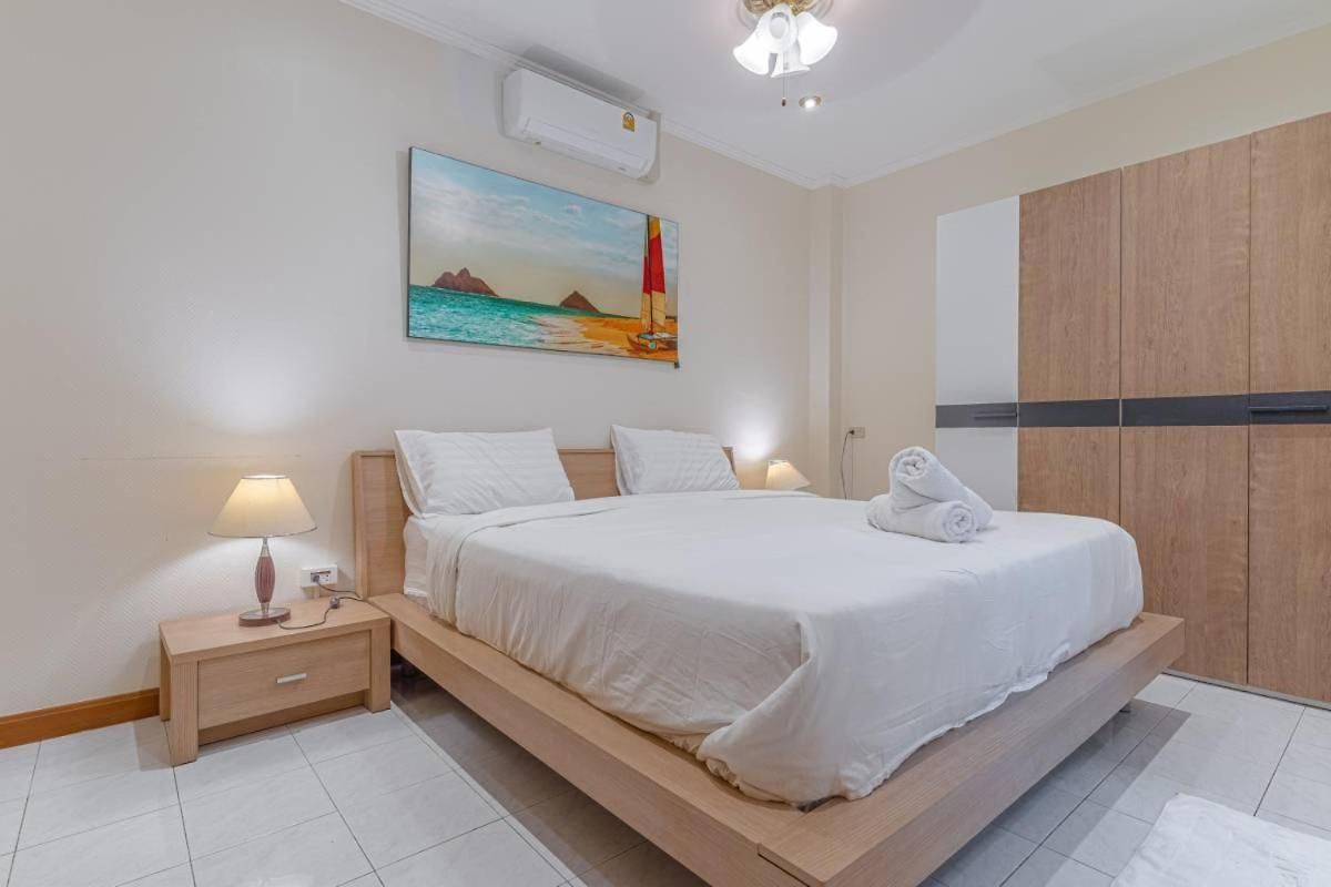 15br-30pax,300m-beach & 8mins Walking Street For Families & Group Retreat Villa Pattaya