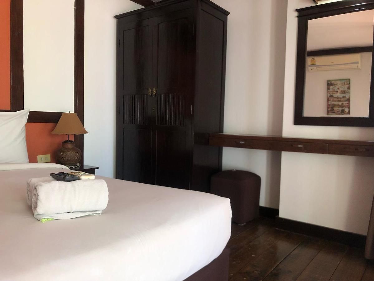 Sutus Court 7 โรงแรม