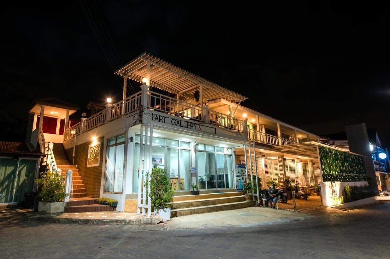 The Leaf&pool Kohlarn เดอะลีฟ&พลู ที่พักเกาะล้าน โรงแรม