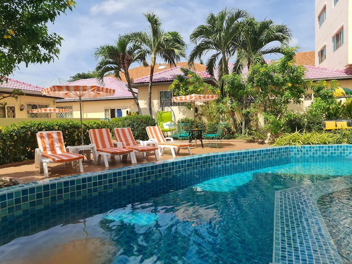 อพาร์ตโฮเทล Butterfly Garden Boutique Residences Apts And Villas, A Lifestyle Destination Ex Lg 1-3 Bedroom Units , Full Kitchen, 2 Full Bathrooms, Rain Shower, Bath, Free Bbq, Free Fast Fiber Optic Wifi, Staff 24-7