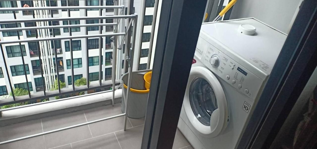 One Bedroom With Pool View At The Base Near Festival Pattaya